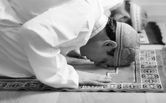الفرق بين صلاة الفجر والصبح